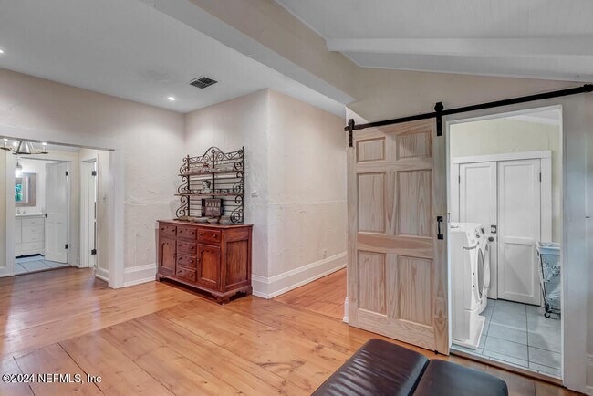 Building Photo - 68 Saragossa St