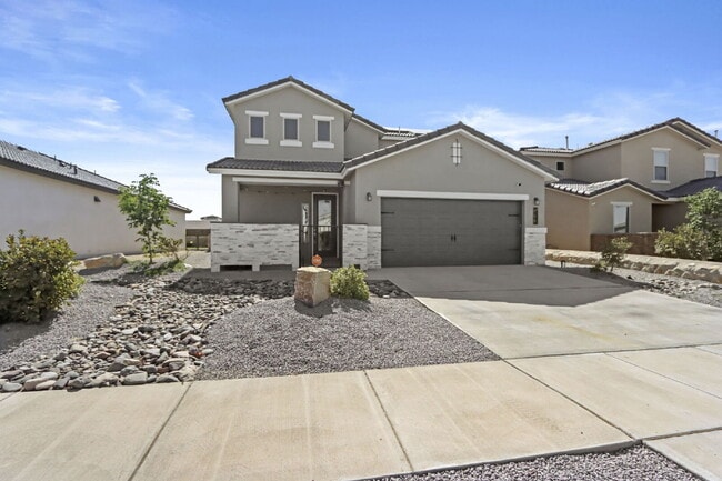 Building Photo - 4-Bed, 3.5-Bath Home in 79928