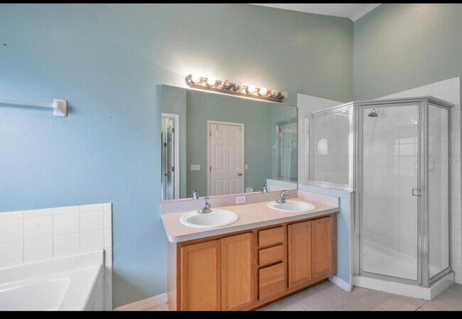 Building Photo - 13059 Thoroughbred Loop