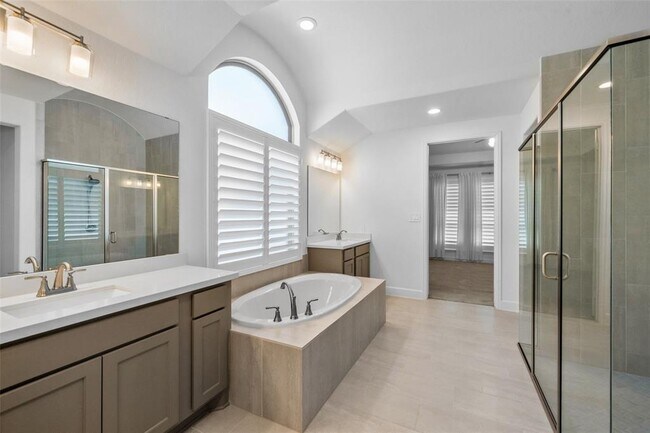 Building Photo - 706 Carina Gaze Ct