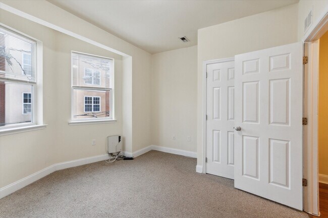 Building Photo - 1733 N Gratz St