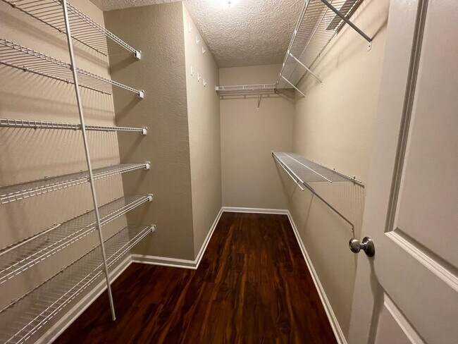 Building Photo - 3 Bedroom Home In Lindberg Village