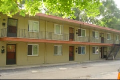 Primary Photo - 807 W Town St