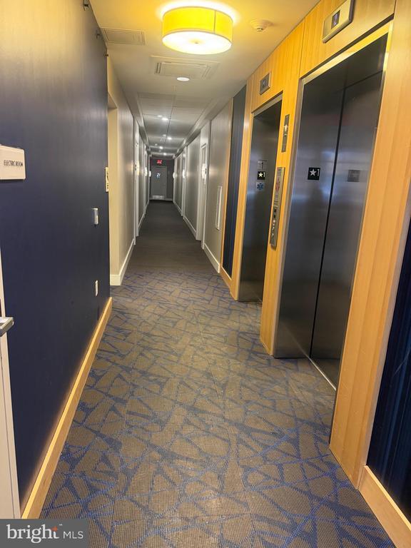 Building Photo - 1320 Fenwick Ln