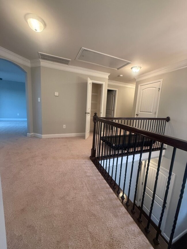 Building Photo - Amazing home with custom touches and unground pool