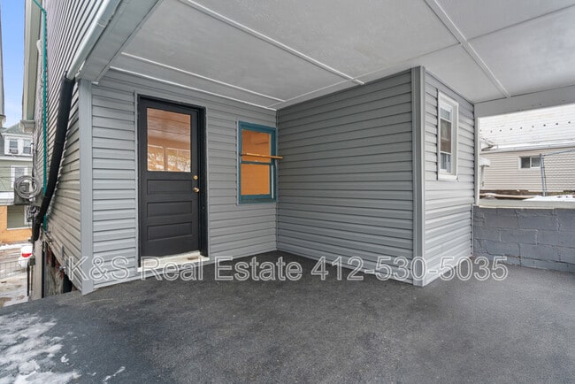 Building Photo - 2321 Spring St