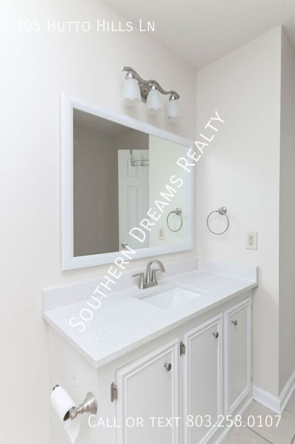 Building Photo - 105 Hutto Hill