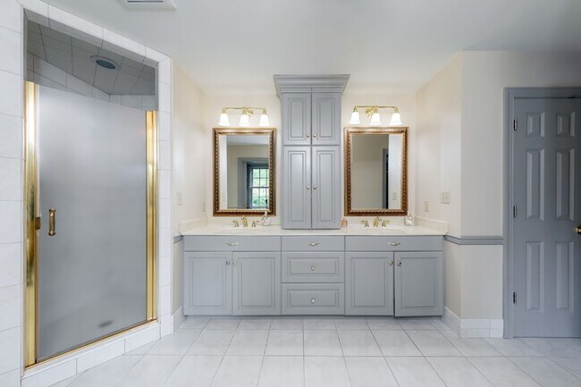 Building Photo - Luxury Kingsmill Property
