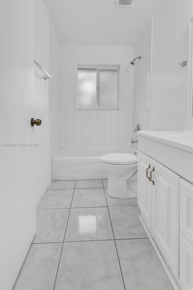 Building Photo - 843 NW 7th St