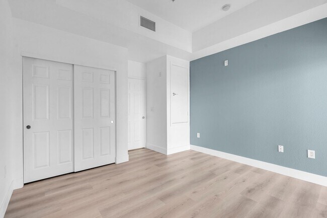 Building Photo - 75 E Agate Ave