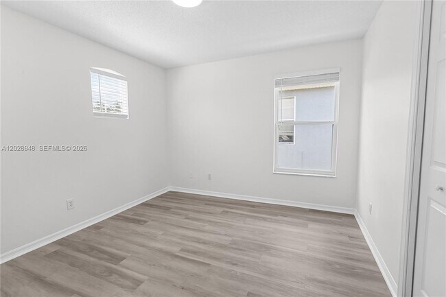 Building Photo - 434 Castlemain Cir