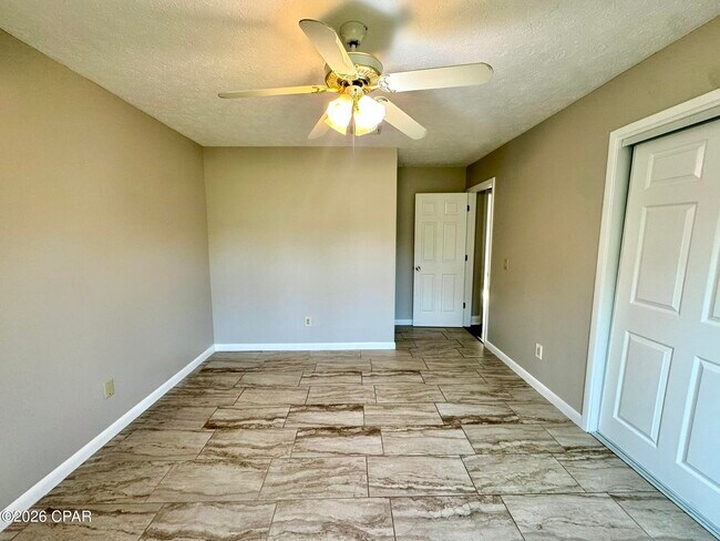 Building Photo - 130 Derby Woods Dr