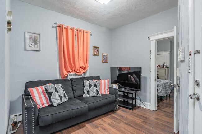 Building Photo - 164 Highland Ave