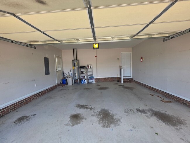 Building Photo - 3 Bed, 2 Bath Family Home in Moore, SC