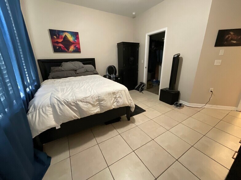 Master KING Bedroom - 11253 Running Pine Dr