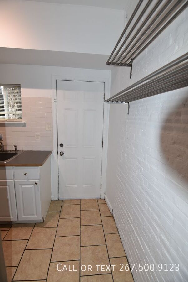 Building Photo - Great  2BR house in Port Richmond area. W/...