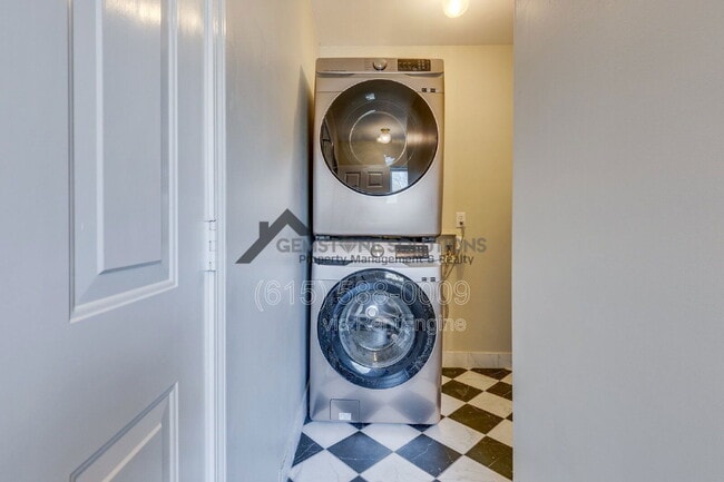 Building Photo - 500 Windy Rd