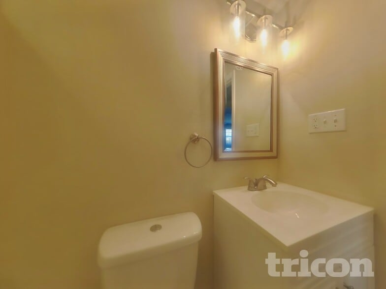 Building Photo - 13 Cardigan Ct