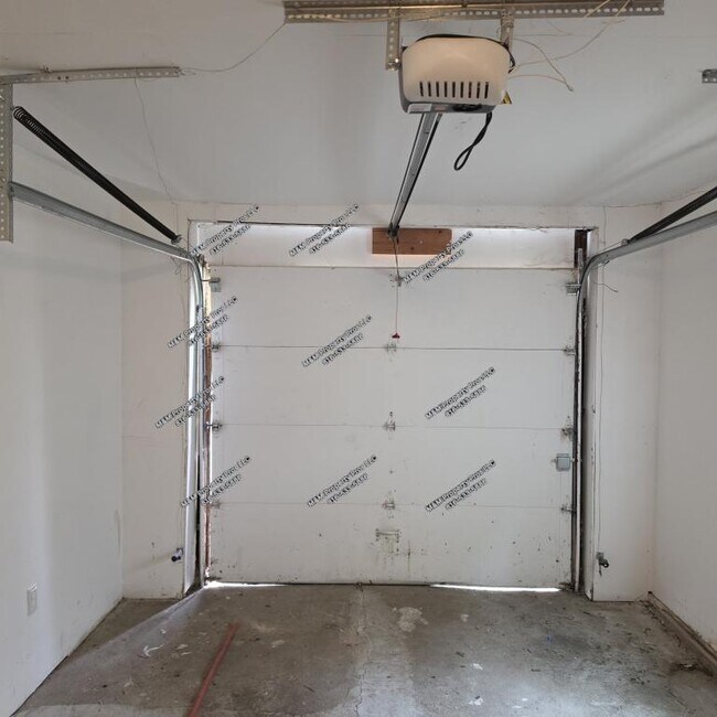 Building Photo - 811 N 82nd St