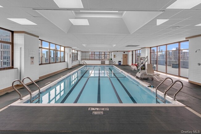 Building Photo - 340 E 93rd St