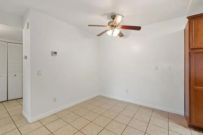 Building Photo - Conveniently Located - Available Immediately!