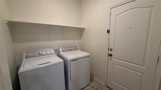 Building Photo - 2100 Iron Rail Terrace