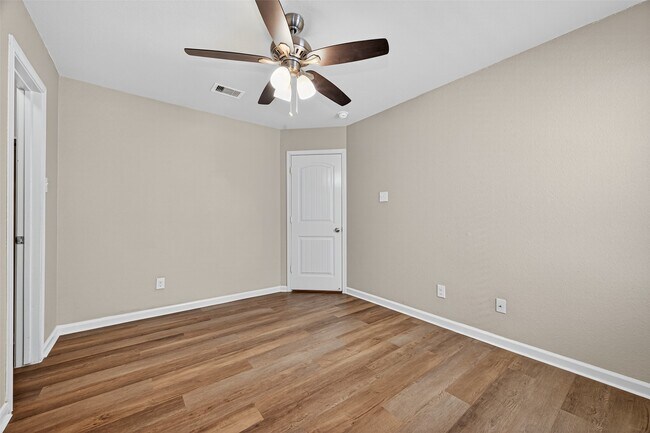 Building Photo - 5530 Casa Calvet Dr