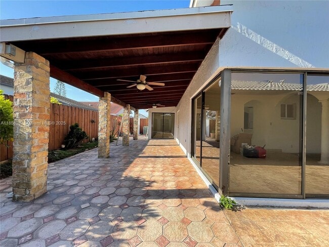 Building Photo - 631 SW 99th Pl