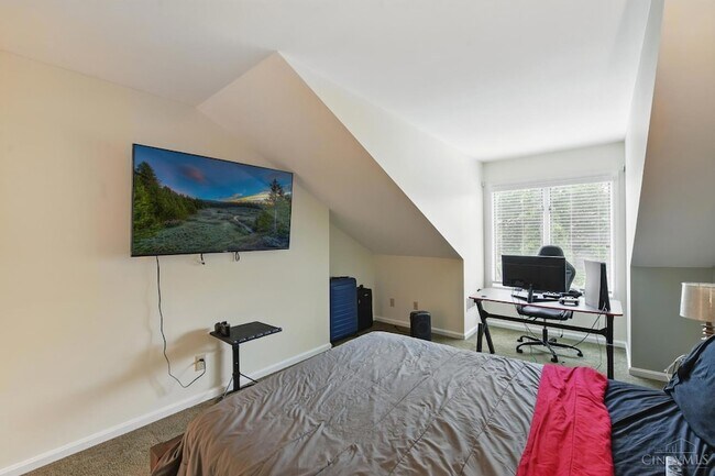 Building Photo - 5 Waterview Ct