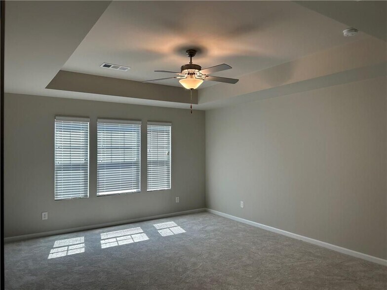 Building Photo - 205 Ridge Valley Dr