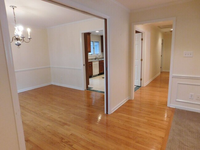 Building Photo - 914 Muirfield Pl