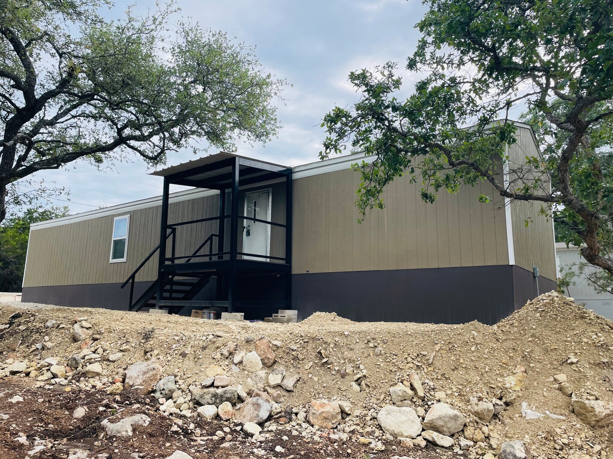 Building Photo - 459 Clay Ridge