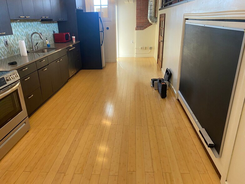 Building Photo - 300 Tijeras Ave NE