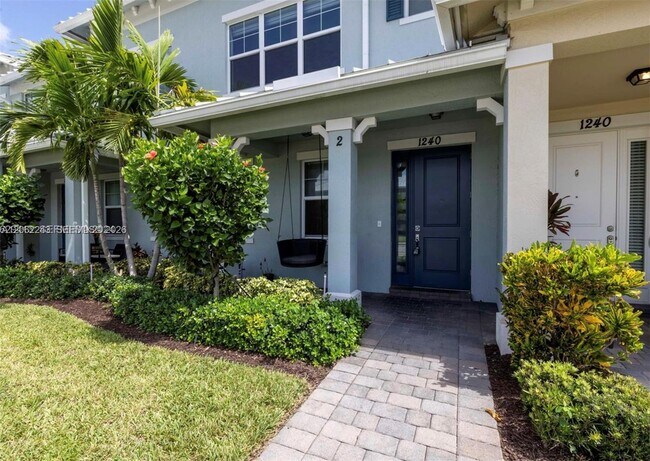 Building Photo - 1240 Eucalyptus Dr