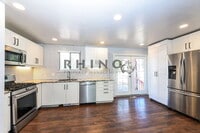 Building Photo - 983 E Dry Gulch Cir