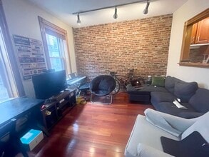 Building Photo - 59 Myrtle St