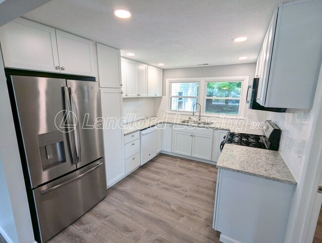 Building Photo - Updated Ranch Home in Sheffield Lake