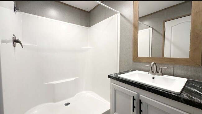 Building Photo - 217 Mountain Dr SW