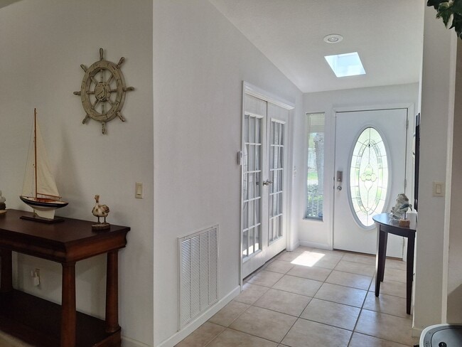 Building Photo - FURNISHED LONG TERM RENTAL-Lighthouse Cove