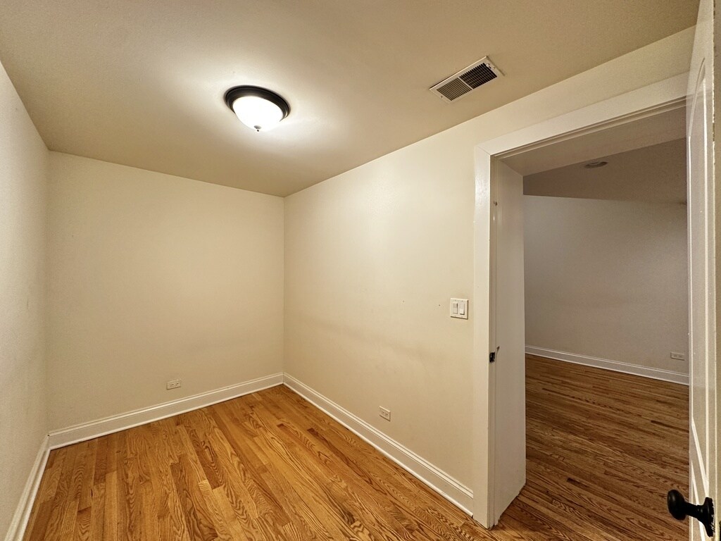Building Photo - 4139 N Ashland Ave