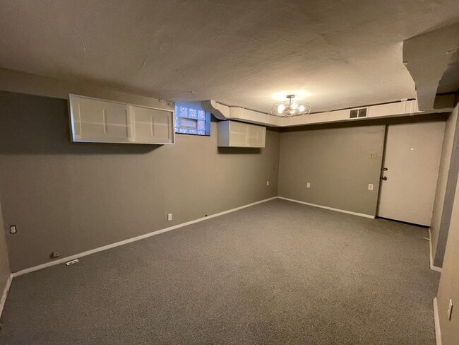 Building Photo - Comfortable 3-Bedroom Home with Private Backyard in Pittsburgh!