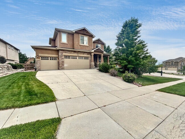 Building Photo - 717 Black Arrow Dr