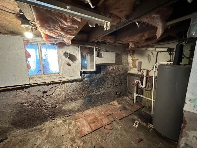 Building Photo - 109 Welles St
