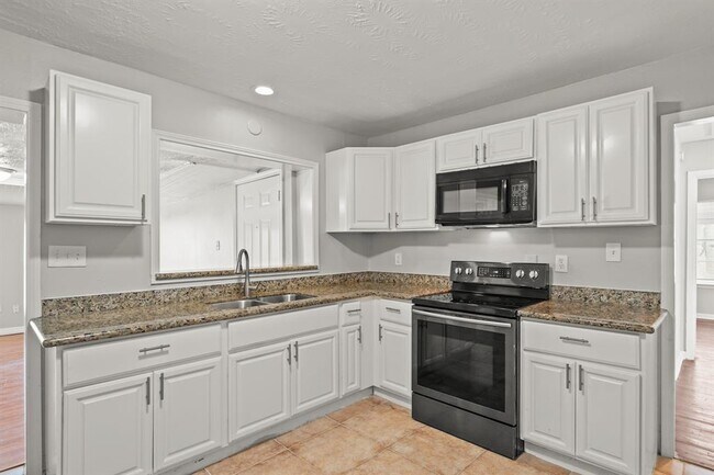 Building Photo - 9315 Laura Koppe Rd