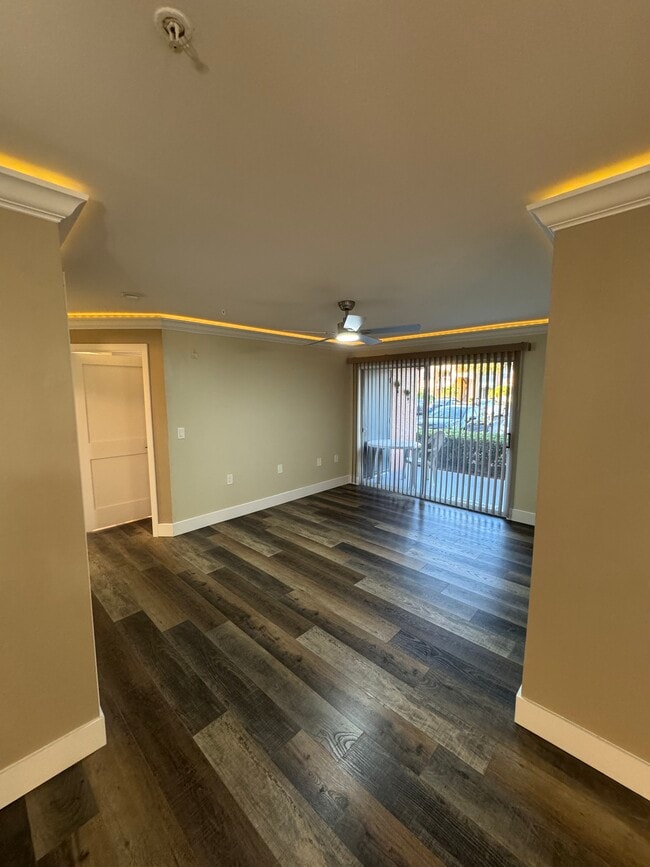 Building Photo - 1919 Summer Club Dr