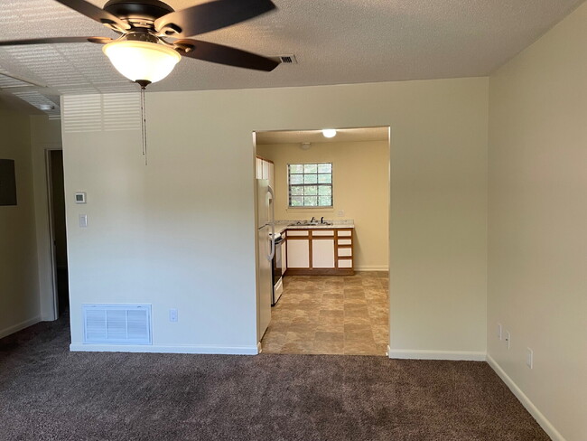 Building Photo - 112 Bayou View Dr