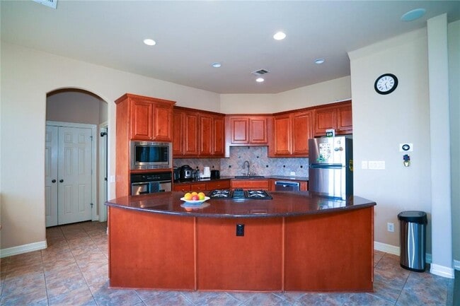 Building Photo - 11608 Spicewood Pkwy