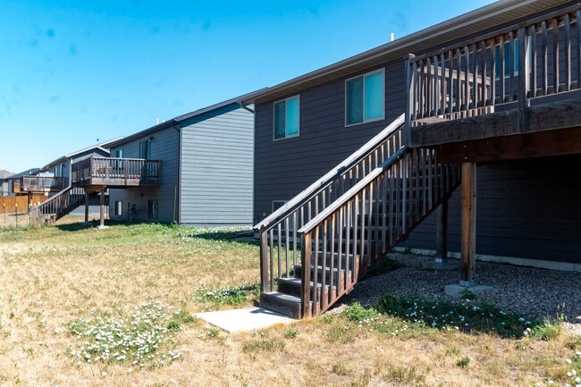 Building Photo - * GAME-CHANGING-MOVE-IN-SPECIAL * 4 Bedroom, 3 Bathroom with Office for Rent
