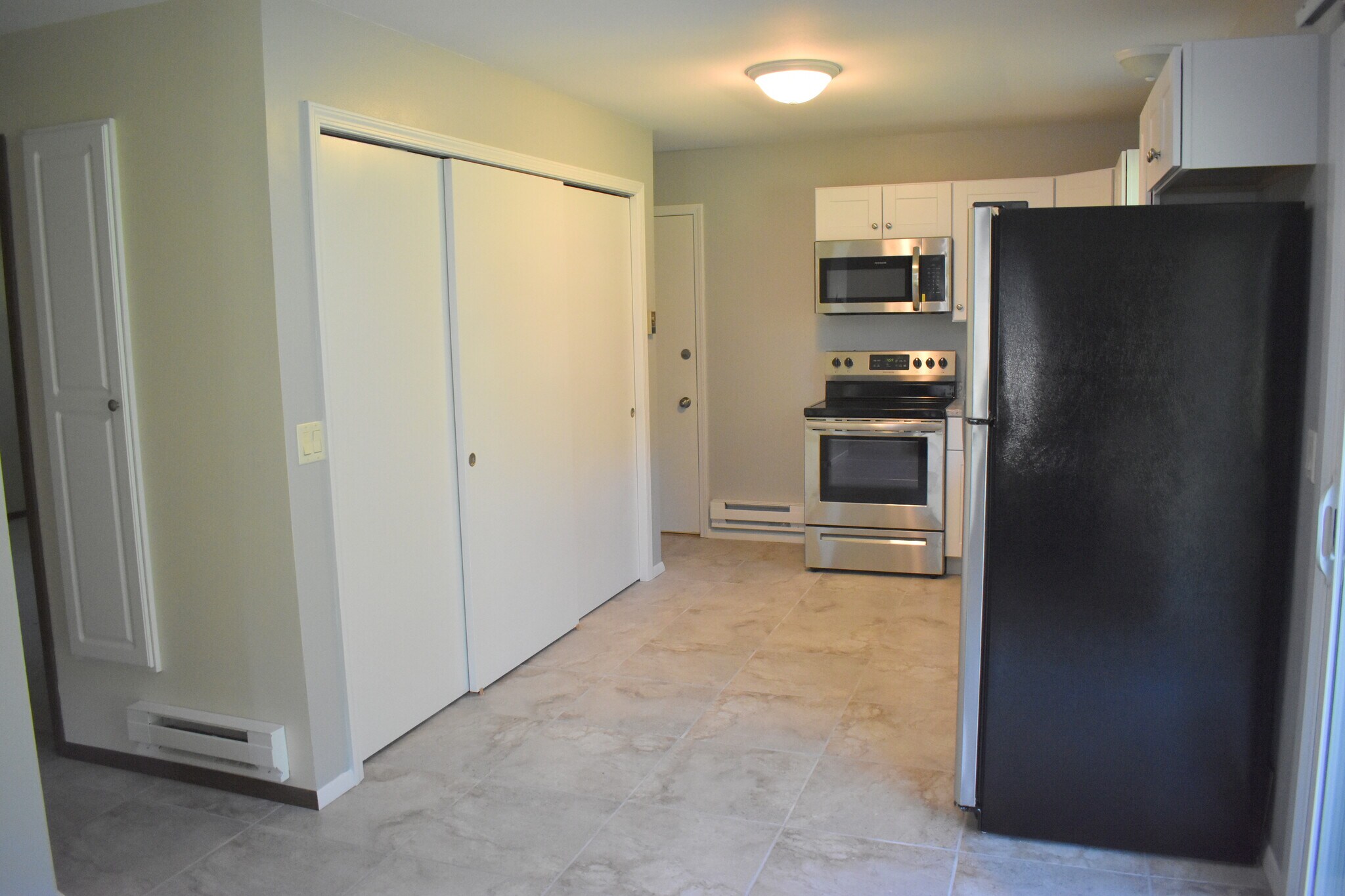 Kitchen - 443 Bonnie Rd