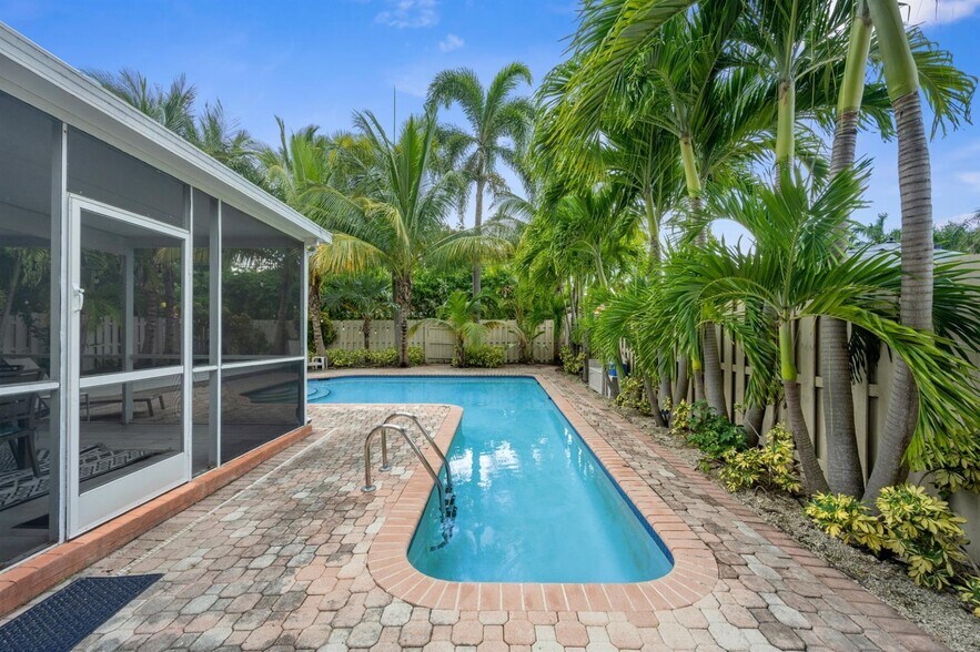 Building Photo - 1311 Monroe St